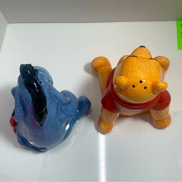 BNIB VINTAGE SIMPLY POOH EEYORE AND WINNIE THE POOH SALT AND PEPPER SHAKER SET - Picture 5 of 16